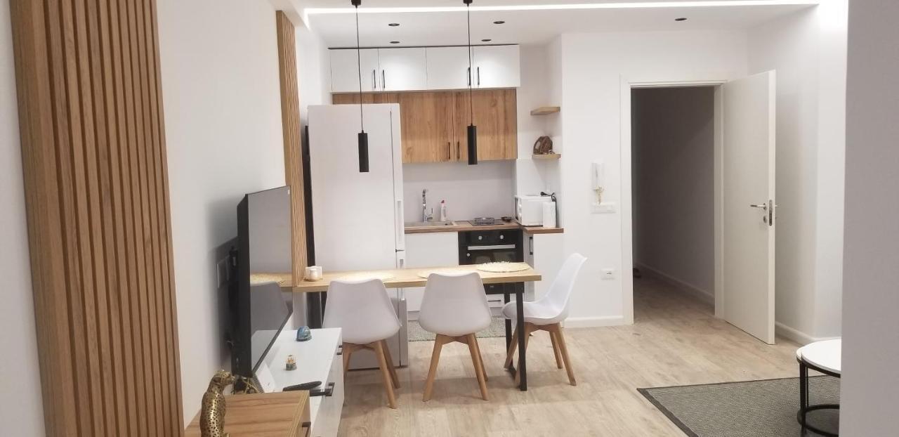 2A Near Blloku Area Apartment 地拉那 外观 照片